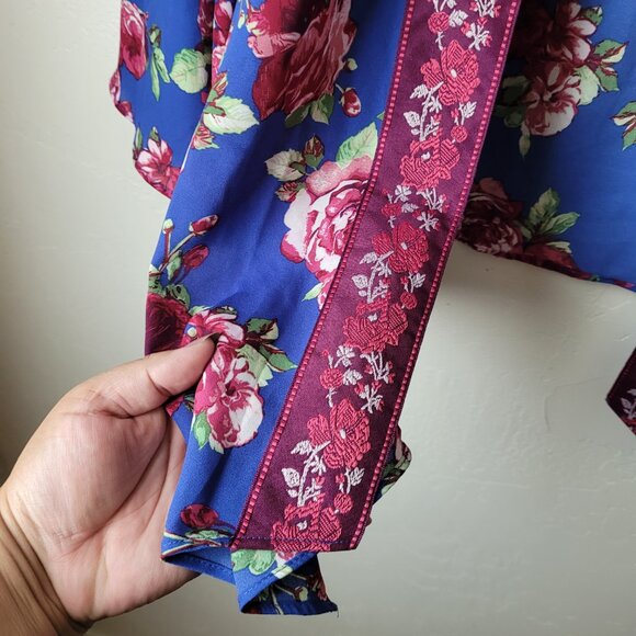 The Pioneer Women Floral Sharkbite Open Front Duster - Picture 7 of 8